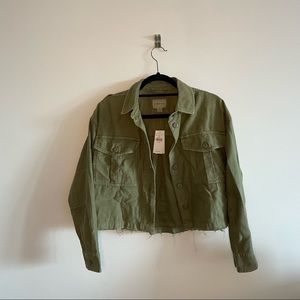 American Eagle cropped army jacket NWT (fits oversized)